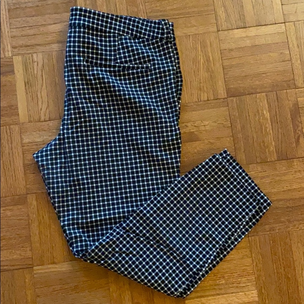 Old Navy Never Fade Pixie Pants